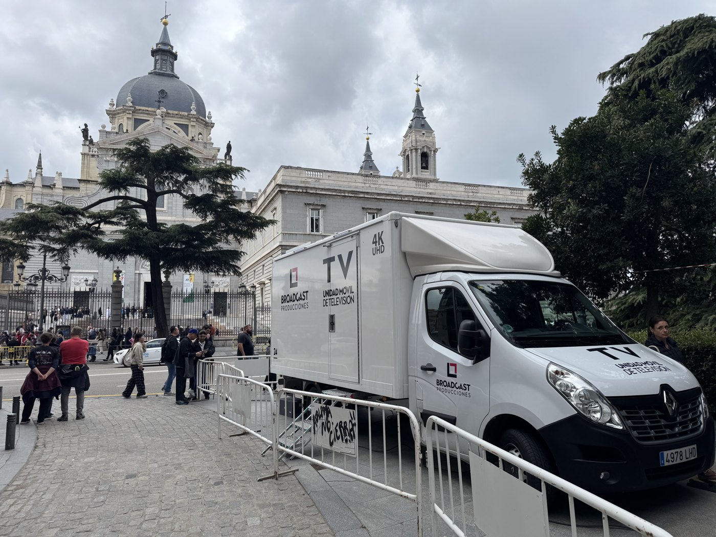 Unidad móvil UHD 4K de Broadcast Producciones durante una producción en exteriores